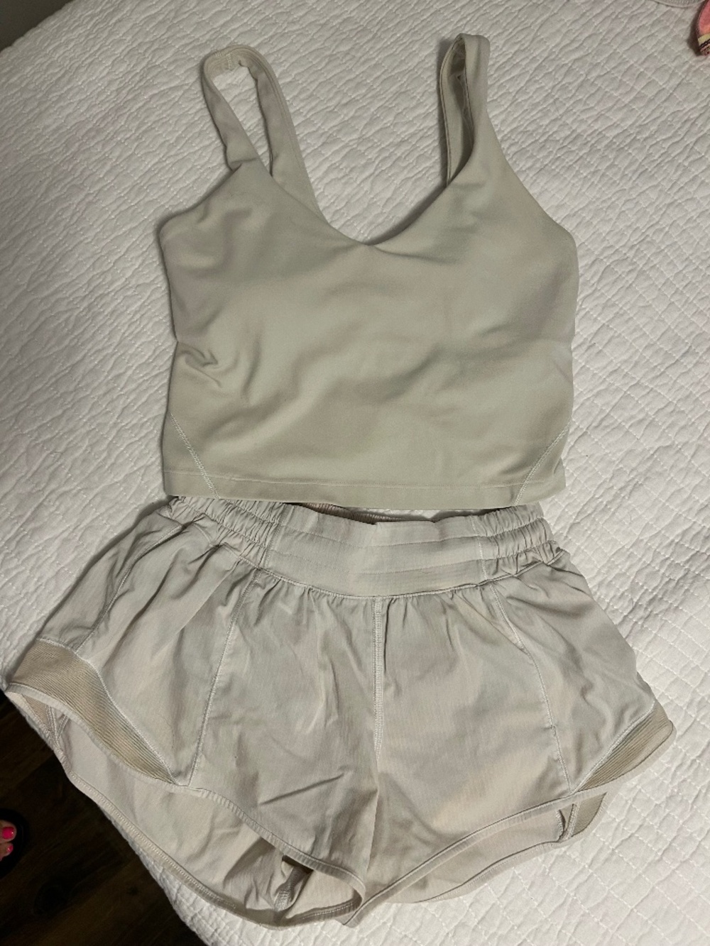 Set of Lululemon top and shorts, very good condition.